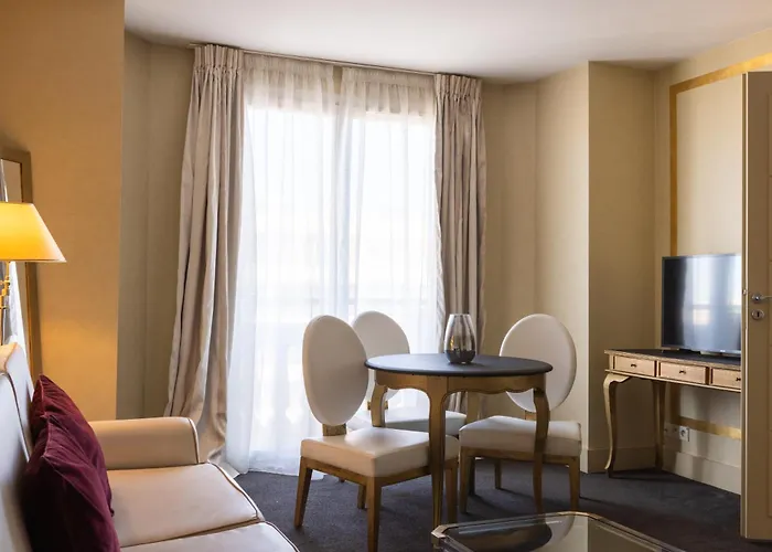 Hotel Renoir
